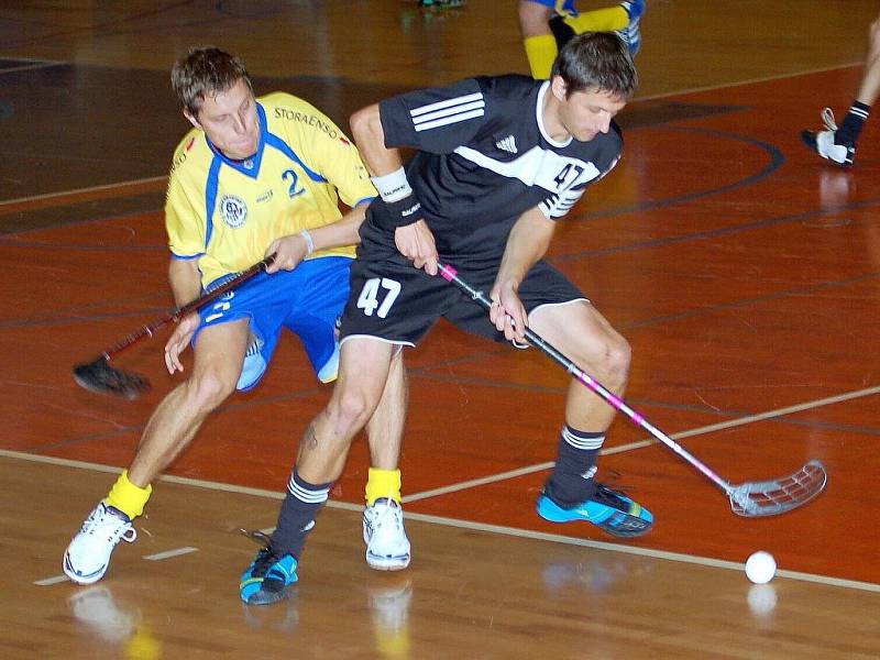 Dokud nezazní závěrečná siréna, není ani ve florbale o ničem rozhodnuto. Diváci, kteří sledovali okresní derby, se o tom v hale Na Střelnici opět názorně přesvědčili. 