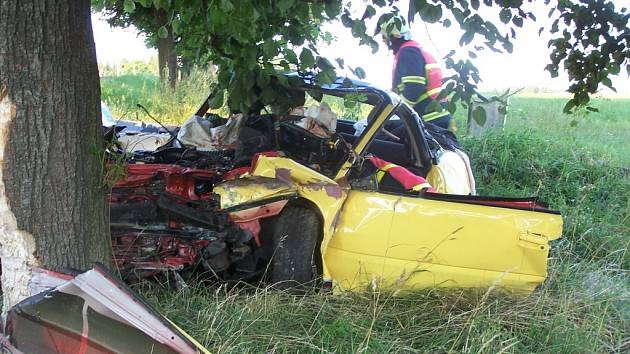 Nehoda u Borové skončila tragicky, dva lidé zahynuli 