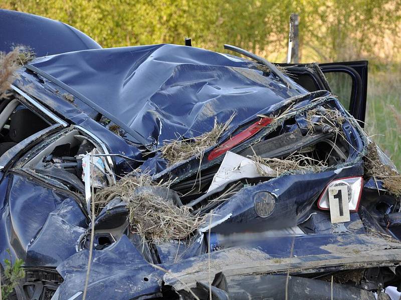 K vážné havárii osobního auta došlo v pátek kolem šestnácté hodiny na silnici I/34 za Poličkou ve směru na Hlinsko, na tzv. Babce. 