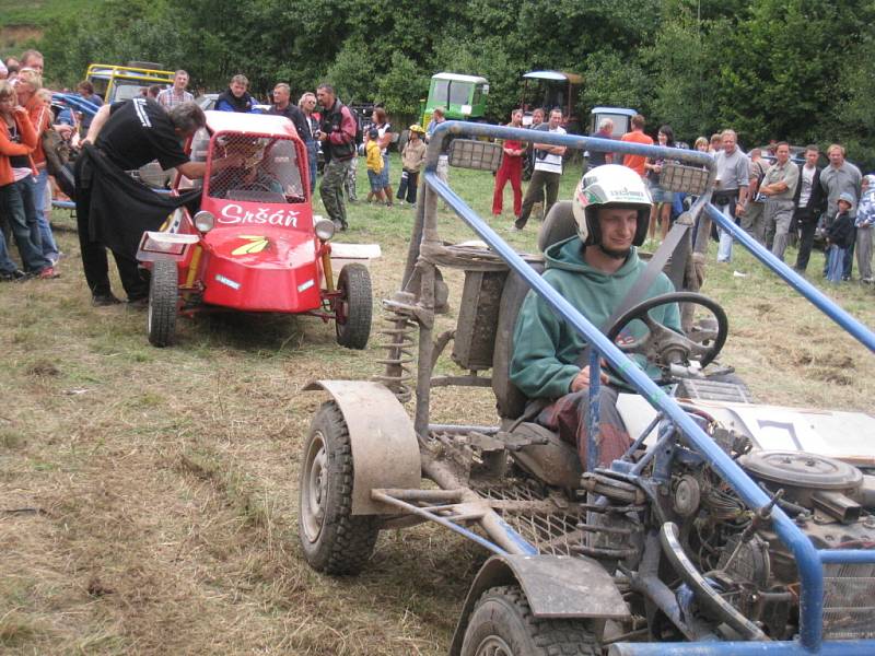 Z traktor show v Gruně se stávají pretižní závody