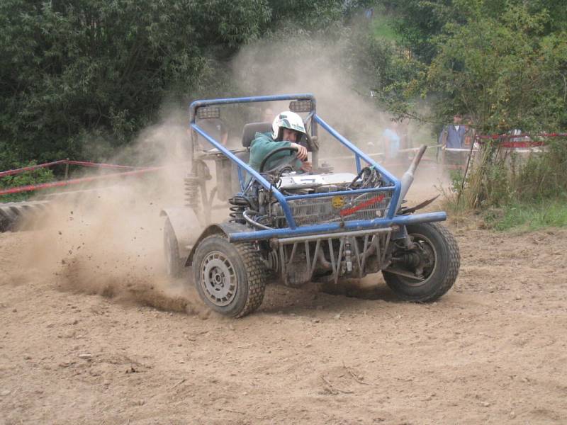 Z traktor show v Gruně se stávají pretižní závody