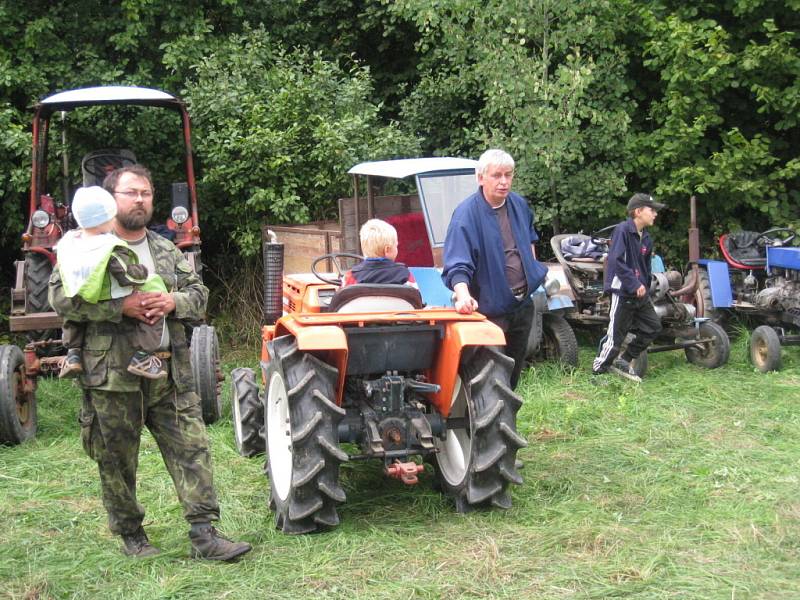 Z traktor show v Gruně se stávají pretižní závody