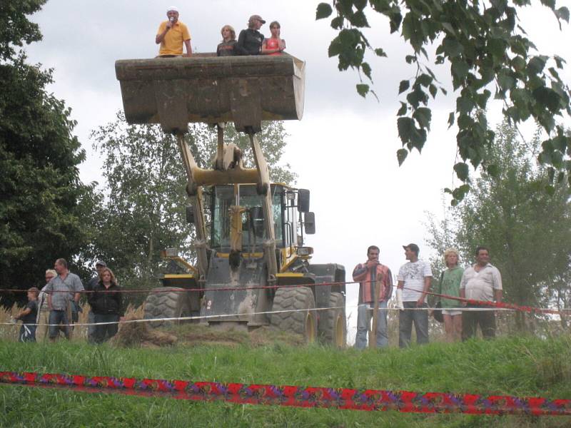 Z traktor show v Gruně se stávají pretižní závody