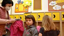 Mateřská škola v Horním Újezdu přivítala po dvou měsících všechny děti. Bez testů a bez roušek.