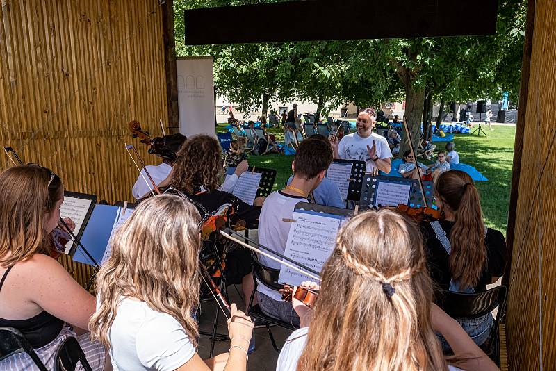 Free zóna festivalu Litomyšl v Klášterních zahradách žije hudbou každý den. Foto: Foto: Ivan Krejza (Festivalové zahrady)