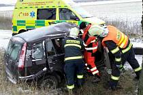 Nehoda mladé řidičky u obce Makov