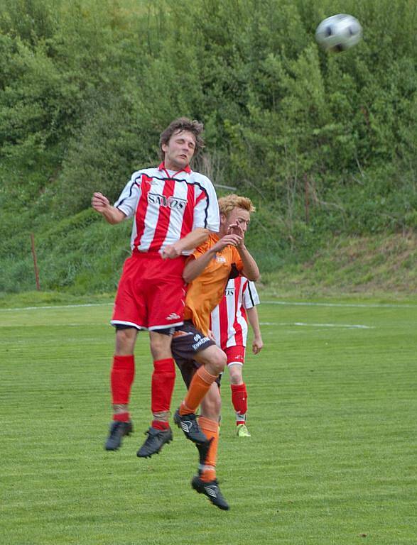 Dolní Újezd B a  Kunčina nerozhodně 0:0. K vidění byl pohledný zápas dobré úrovně hraný nahoru – dolů.