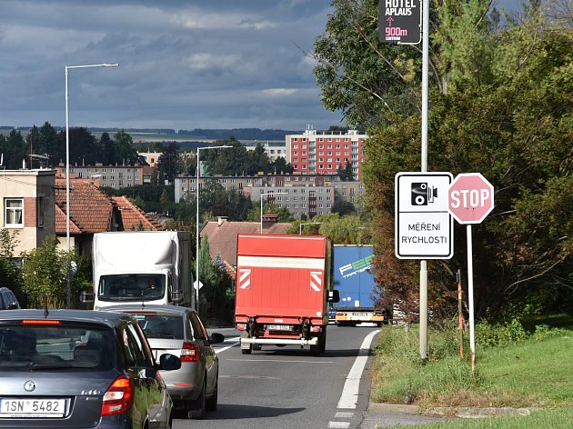 Úsekové radary v Litomyšli se osvědčily. Hříšníků je ale stále hodně, na pokutách vybrali už miliony.