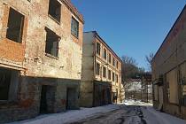 Chátrající areál bývalé Schindlerovy továrny čekají změny. Měl by zde vzniknout památník holokaustu