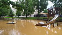 Během chvíle se v Litomyšli ocitlo několik ulic, náměstí a křižovatky i dětské hřiště u řeky Loučné.