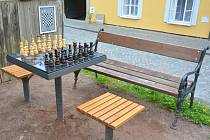 Díky participativnímu rozpočtu si můžete venku zahrát šachy