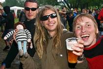 Festival Rockoupání si získává větší popularitu zejména u mladší generace.