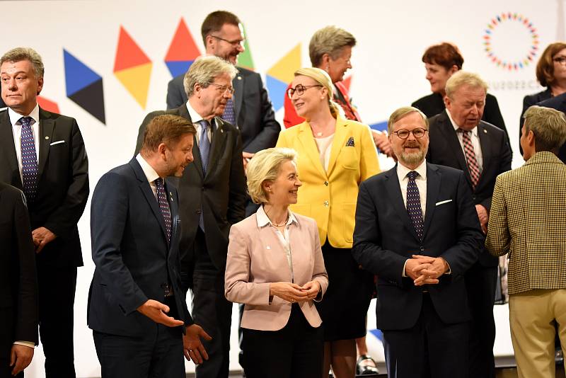 Předsedkyně Evropské komise Ursula vond der Leyenová na jednání v Litomyšli.
