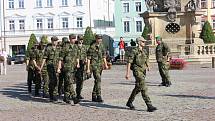 Studenti vojenské školy v Moravské Třebové mají za sebou první dny v kanadách a maskáčích. Ještě nikdo z prváků studium nevzdal.