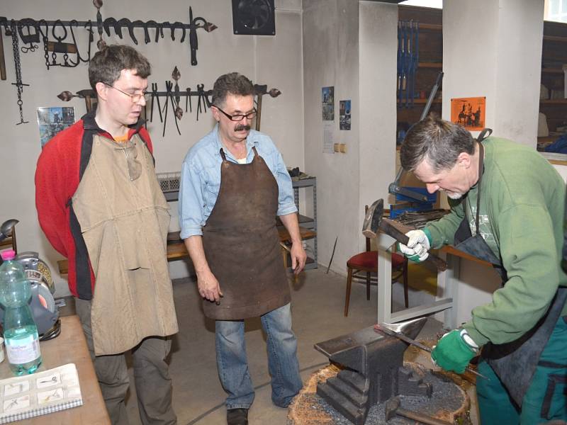 Kovářský workshop ve svitavském muzeu.