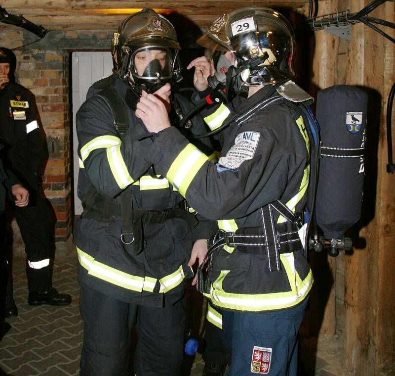Martin a Jiří Štáblovi z Vranové Lhoty reprezentují rodnou obec a celou republiku v hasičských soutěžích.