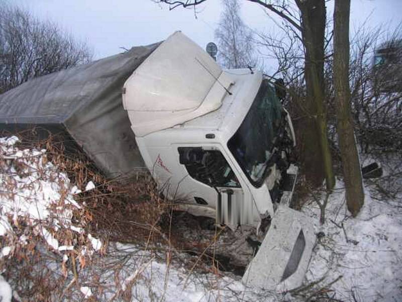 Havárie kamionu u Slovnaftu (Svitavsko).