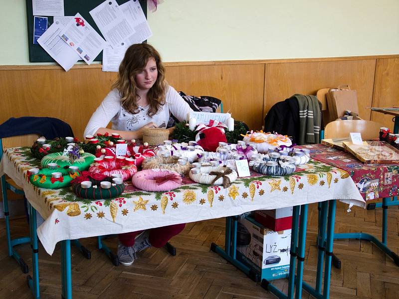 Charity Day na litomyšlském gymnáziu nabídl návštěvníkům celodenní program, mnoho překvapení a zajímavých věcí. 