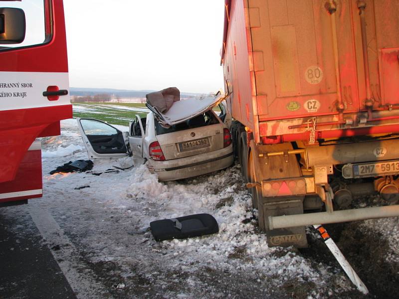 Na silnici I/35 za odbočkou na Opatov došlo k tragické nehodě