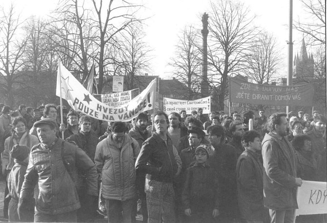 Demonstrace ve Vysokém Mýtě v roce 1989.