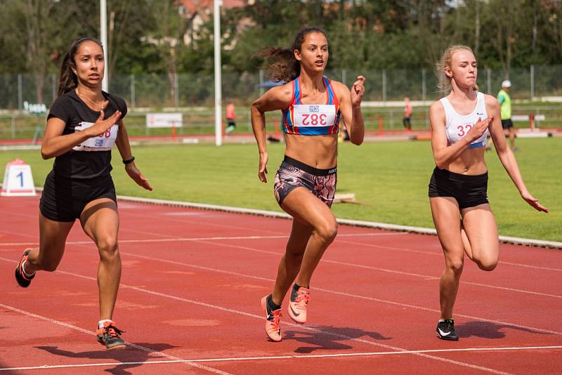 Organizátoři z Litomyšle přilákali na svoji tradiční letní akci početně i výkonnostně silné startovní pole. Na dráze i v sektorech se během atletického odpoledne zrodily některé výkony, jaké v Litomyšli dlouho nebyly k vidění.