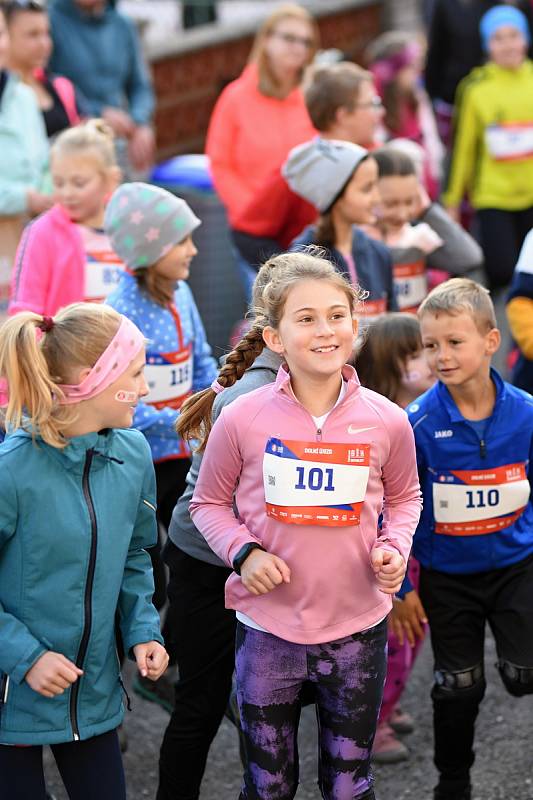 Sokolský běh republiky v Dolním Újezdu přitáhl desítky dětí i dospělých závodníků.