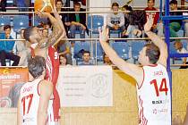 Svitavští basketbalisté odehráli na úvod přípravy kvalitní partie.