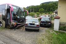 Hlavní tah I/43 ze Svitav na Brno uzavřela v neděli odpoledne okolo čtrnácté hodiny nehoda autobusu a osobního vozidla.