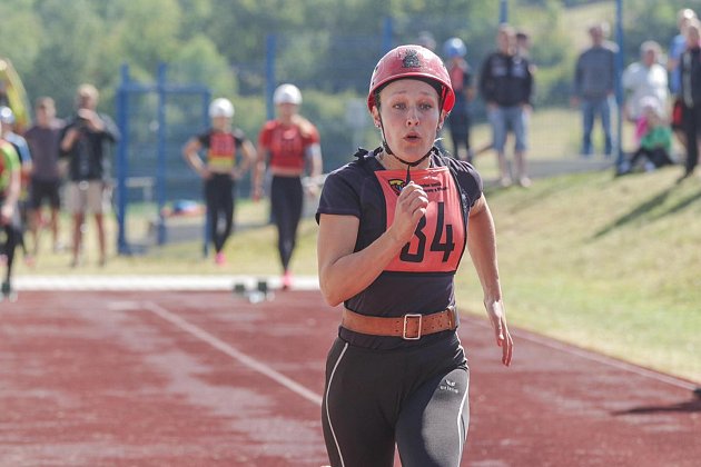 Kamila Bartošková vytvořila v Širokém Dolu nový národní rekord na cvičné věži.  Foto: SH ČMS