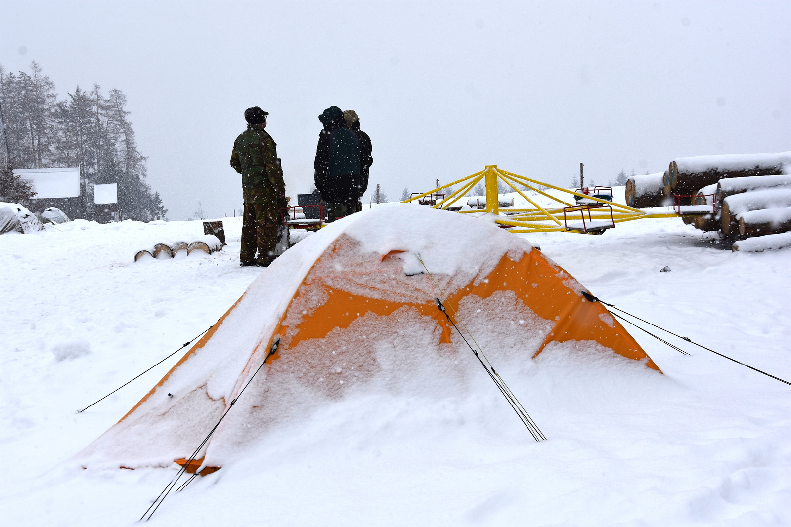 Zimní táboření na Kozlově: Pod stan v zimě? Člověk to musí mít pod kůží -  Orlický deník