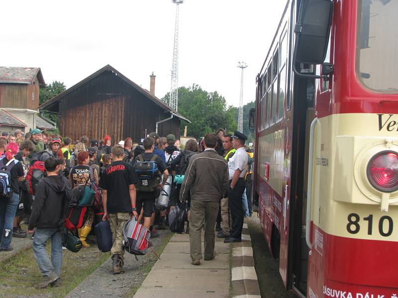 Tisíce vyznavačů punkové muziky včera opouštěly areál v Udánkách