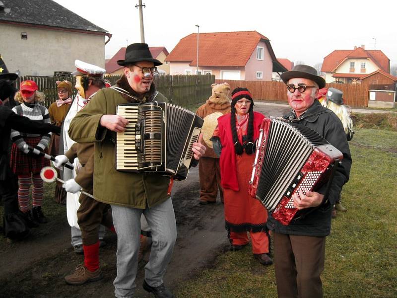 Bez harmonikářů si nikdo masopustní průvod nedovede ani představit.