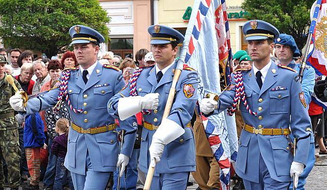 Střední vojenská škola v Moravské Třebové slavila 75 let od založení. Své umění předvedla i Hradní stráž Pražského hradu.