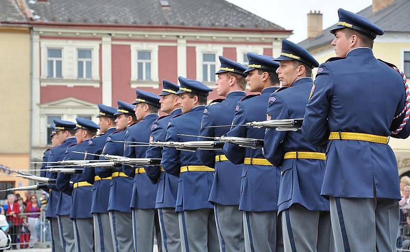 Střední vojenská škola v Moravské Třebové slavila 75 let od založení. Své umění předvedla i Hradní stráž Pražského hradu.
