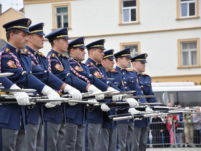 Střední vojenská škola v Moravské Třebové slavila 75 let od založení. Své umění předvedla i Hradní stráž Pražského hradu.