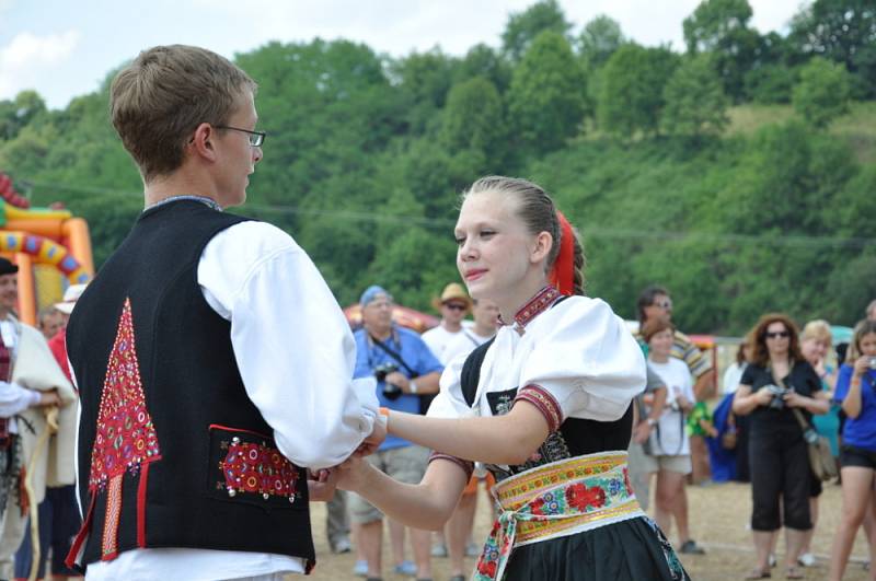 O víkendu vyvrcholilo setkání dvaašedesáti Lhot ve Vranové Lhotě na Jevíčsku.