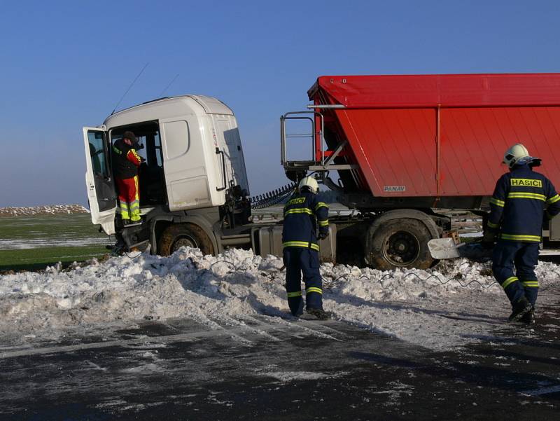 Smrtelná dopravní nehoda na silnici I/35 za Opatovem