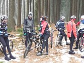 Již poosmé se sjelo, tentokrát 22 cyklistů, aby společně pokořili kótu Roh v rámci už tradiční novoroční vyjížďky s názvem Novoroční Roh 660 m n. m.