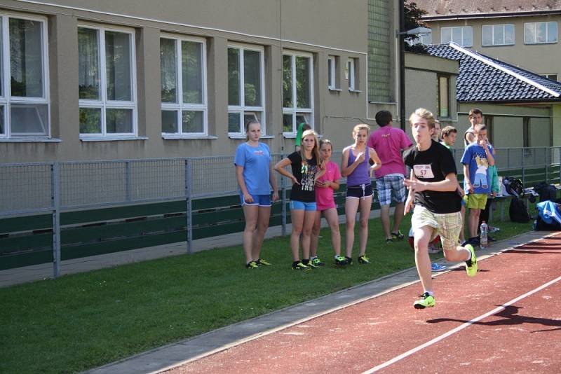 NEJLEPŠÍ družstva a  jednotlivci z  Pardubického kraje  soutěžili  na hřišti Základní školy Palackého v Moravské Třebové o Odznak všestrannosti olympijských vítězů.