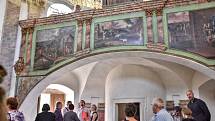 HŘBITOVNÍ KAPLE SVATÉHO ISIDORA v Křenově je unikátní raně barokní památkou. Její rekonstrukce trvala patnáct let. Nyní je celá opravená, a to včetně krásně hrajících varhan.