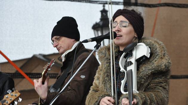 Litomyšlané si zazpívali koledy s kapelou Věneband 