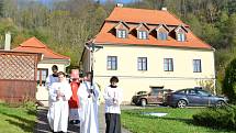 Památník obětem padlým ve Velké válce odhalili 28. října ve Svojanově. Posvětil jej královéhradecký biskup Jan Vokál, který také celebroval mši svatou.  