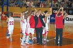 Ani jednou během čtyřiceti minut nepustili svitavští basketbalisté  západočeské protivníky do vedení. I když to v prvním poločase několikrát vypadalo, že se hosté už už chystají převzít otěže střetnutí do svých rukou, domácí jim to nedovolili.