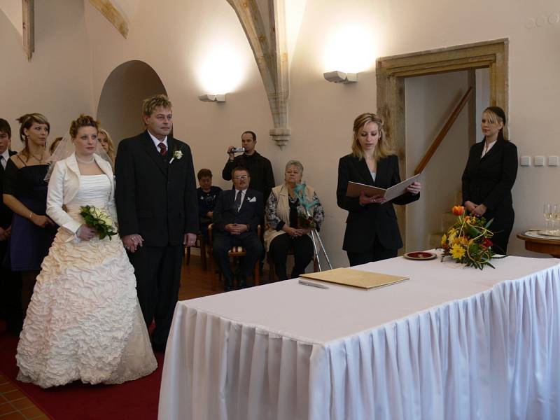 Ludmila a Ladislav z Březové nad Svitavou vykročili do společného života na svátek všech zamilovaných.