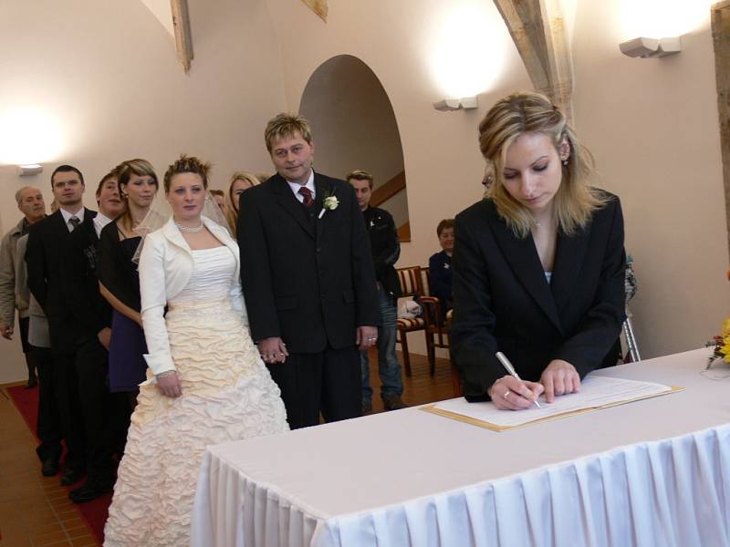 Ludmila a Ladislav z Březové nad Svitavou vykročili do společného života na svátek všech zamilovaných.