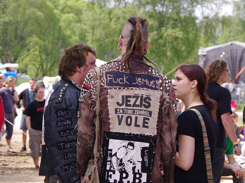 Třináctý ročník hudebního festivalu pod širým nebem Poličské rockoupání.