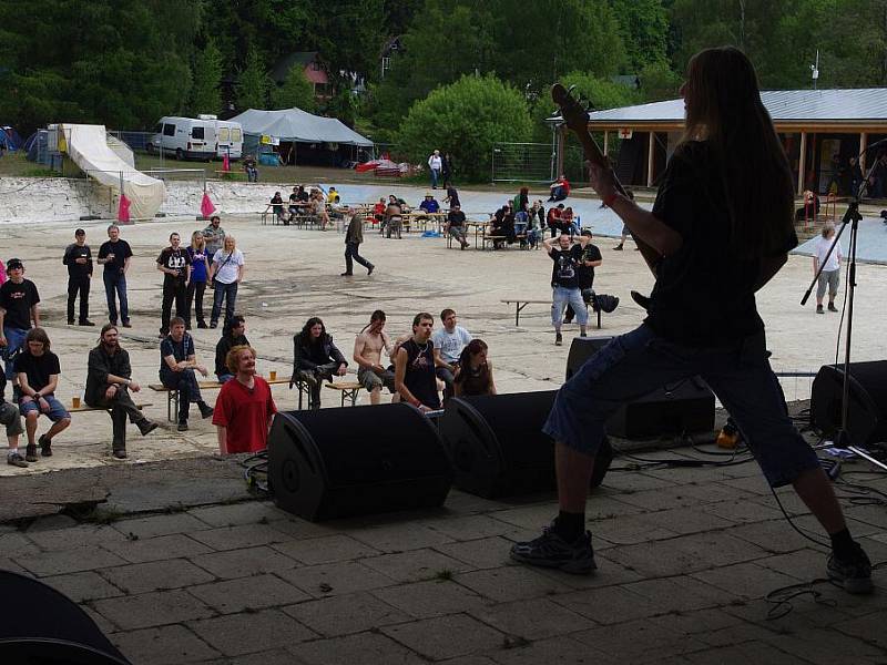 Třináctý ročník hudebního festivalu pod širým nebem Poličské rockoupání.