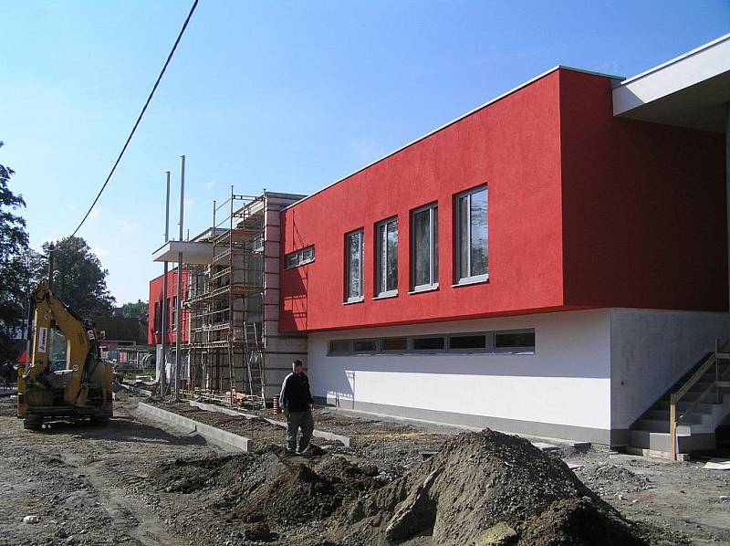 Stadion v Moravské Třebové dostal novou tvář.  Dělníci na staveništi už finišují. 