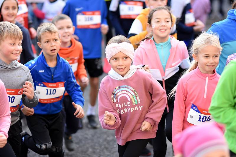 Sokolský běh republiky v Dolním Újezdu přitáhl desítky dětí i dospělých závodníků.