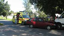 Řidič formana ze Svitav dostal infarkt a naboural do pekařského vozu na ulici Svitavská
